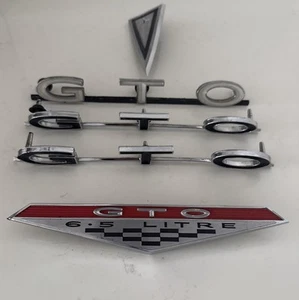 Lot Of 5 1964-67 PONTIAC GTO PANEL EMBLEM #9775668 #9780104 #9775867 - Picture 1 of 22