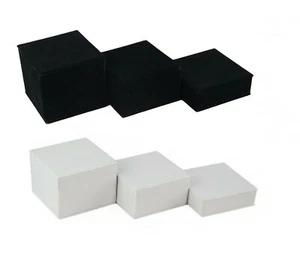 Set di 3 battiscopa quadrati a blocco alzata - cubi per esposizione gioielli ascendenti - Foto 1 di 3
