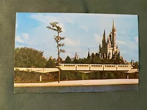 VINTAGE WALT DISNEY WORLD MONORAIL TO THE MAGIC KINGDOM POSTCARD - Picture 1 of 1