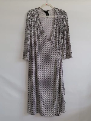 Vestido envolvente sintético elástico estampado geométrico blanco y negro George para mujer talla XL Foto 1 de 4
