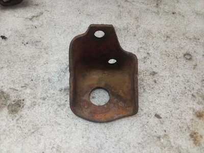 GM 1955 1956 1957 CHEVROLET BEL AIR NOMAD 210 V8 MOTOR DIANTEIRO MONTAGEM FABRICANTE DE EQUIPAMENTO ORIGINAL - Imagem 1 de 4