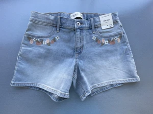NWT Abercrombie kids Grls Midi shorts Mid Rise Denim Jean Size 17/18 - Picture 1 of 10