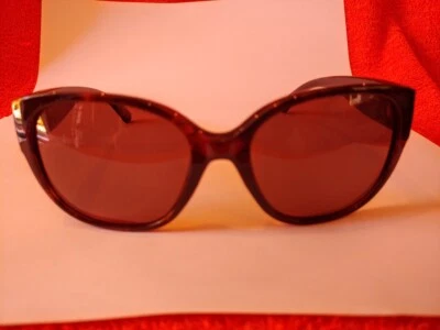 Gafas de sol polarizadas Foster Grant para mujer Deep Wine Jodi 100 % UVA/UVB Foto 1 de 4