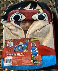 RYAN'S WORLD MASKED HERO Boys Hooded Bath Towel Wrap 24" x 50" (61 x 127 cm) NWT - Picture 1 of 3
