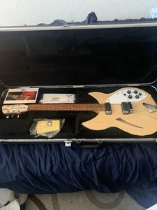 2016 Rickenbacker 330 MG Maple Flo Semi Hollow Electric Guitar Natural, MINT. - Picture 1 of 4