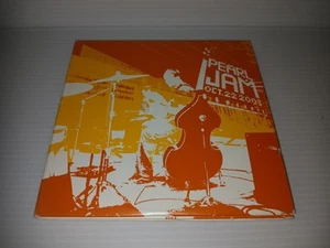 Pearl Jam Live Music CD (Very Good Shape) Free Ship - Picture 1 of 5