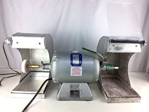 Baldor Poliermaschine 380WCT 2 Geschwindigkeiten mit Staubkästen. - Bild 1 von 24