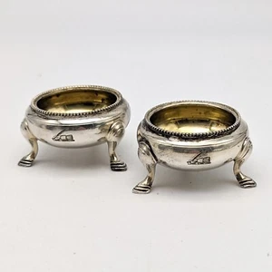 Antiguo par de ollas de plata para salero de Elkington & Co con patas victorianas de 1855 - Imagen 1 de 7