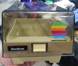 SWEET AND VINTAGE APPLE FLOPPY DISK DISKBANK OLD SCHOOL APPLE - Picture 1 of 5