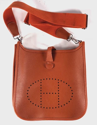 Bolso de Hombro HERMES Evelyne III Dorado PM Bandolera Taurillon Clemence Usado Foto 1 de 4