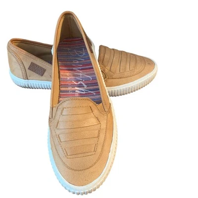 Zapato Mocasín Sin Cordones BLOWFISH Beige Tostado Cuero Sintético Para Mujer Talla 8 Foto 1 de 4