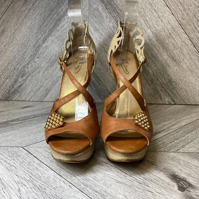 Poetic License Brown Leather Pearl Clip Peep Toe Good to Be Bad Pump Heels 9.5 - Image 1 of 4