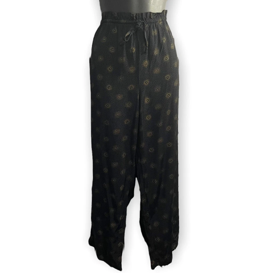 Pantalones de pierna corta TR Bentley para mujer 8 negros dorados florales con cordón bolsillos vintage Foto 1 de 4