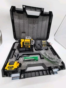 Dewalt Green 3Sides Self Leveling Laser Level 360+2 batteries+Case+ Accessories - Picture 1 of 20