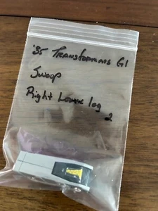 1985 Transformers G1 - Swoop - right lower leg #2 - Picture 1 of 1