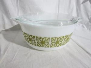 4785-B 2.5 Qt Pyrex Casserole Dish wl/ Lid Floral Verde Green Square Flowers - Picture 1 of 10