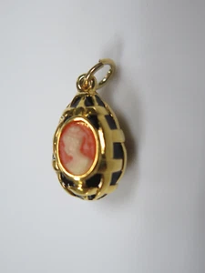 🌷 JOAN RIVERS Faberge Egg Charm GOLD CAMEO BASKETWEAVE * Vintage Collectible - Picture 1 of 3