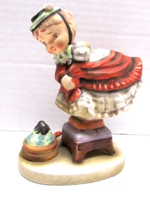 Lefton "Little Miss Muffet" Glass Figurine 5" tall #1106 DAMAGED GLUE - Picture 1 of 14