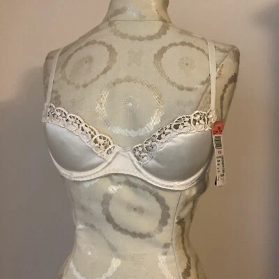 NUEVO CON ETIQUETAS SUJETADOR ACOLCHADO BORDADO SATINADO BORDE ENCAJE OLGA MARFIL VINTAGE ESTILO 32811 36A Foto 1 de 3