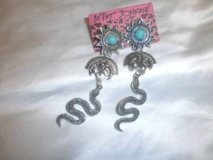 BETSEY JOHNSON SOUTHWESTERN STYLE SNAKE EARRINGS - SILVERTONE - PIERCED - Picture 1 of 4