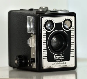 Kodak Six-20 Brownie Model E. Probada con película. - Imagen 1 de 16