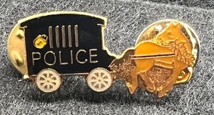 HORSE DRAWN PADDY WAGON (PRISONER VAN) DOUBLE PIN BADGE - Picture 1 of 3