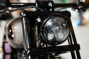 LED SCHEINWERFER 5,75" mit Standlicht Harley Night Train Sportster DYNA Softail - Bild 1 von 12
