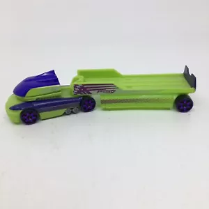 Semirremolque transportador de carros Hot Wheels Night Burnerz - sin coche - Imagen 1 de 7