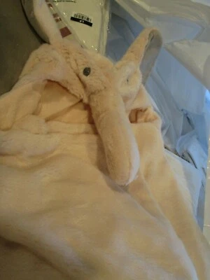 Toalla con capucha Pottery Barn Kids Monique Lhuillier piel sintética elefante bebé marca ver Foto 1 de 4