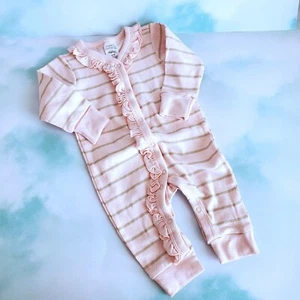 New Baby Girl Outfit Organic Size 0-3 Months With Mittens Gerber Modern Moments - Picture 1 of 2