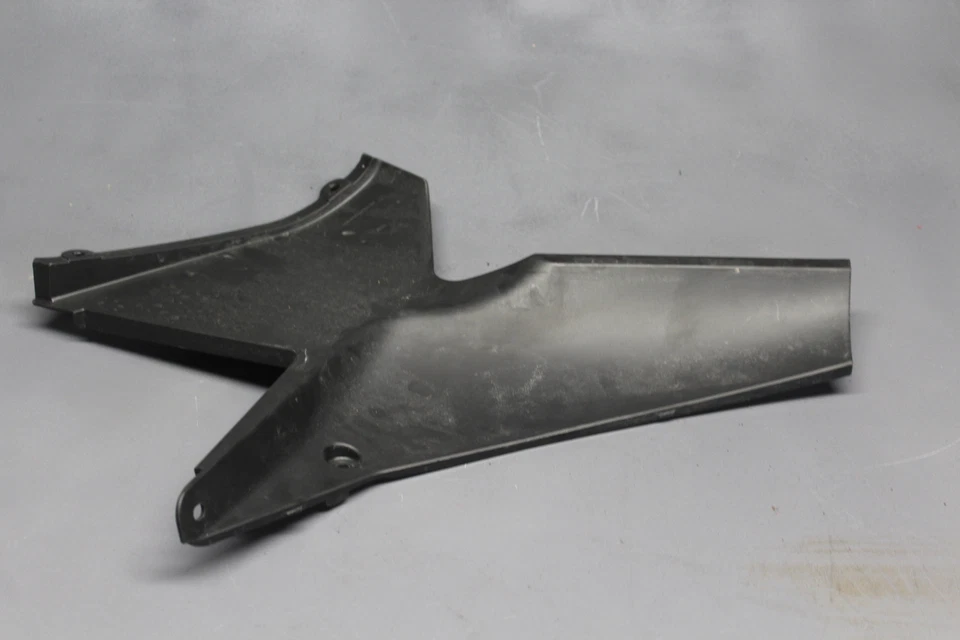 15-18 雅马哈 YZF R3 右手内挡泥板 COWL 1WD-F836L-00 — 第 1/4 张图片