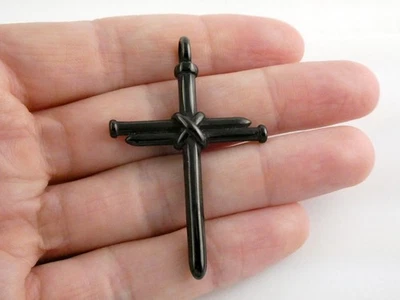 Colgante cruz clavo acero inoxidable recubierto negro LYNX para hombre 8,7 g 2 pulgadas Foto 1 de 4