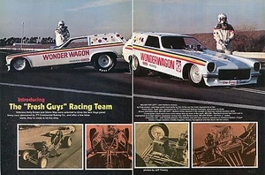 Gran foto de 2 páginas 1973 Kelly Brown & Glenn Way Wonderwagon Chevy Vega autos divertidos - Imagen 1 de 1