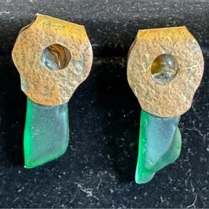 Artisan Sea Glass Hammered Copper Unique One of a Kind Earrings Green Glass - Picture 1 of 16