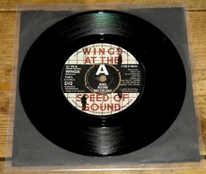 PAUL McCARTNEY LET 'EM IN EDIT b/w LET 'EM IN UK PARLOPHONE DEMO PROMO 7" 1976 - Imagen 1 de 4