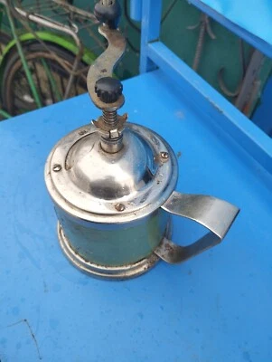 antiguo molinillo de café manual Foto 1 de 4