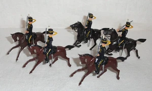 Britains Seventh Queen's Own Hussars ~ 5 Mounted Soldiers Trotting ~ no Box - Picture 1 of 9
