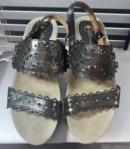 Earthies Rosarito Pewter Sandals with Laser Cut Rhinestone Straps 9.5B Used - Picture 1 of 3