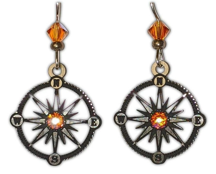 Brincos hipoalergênicos COMPASS ROSE, folheados a prata esterlina, por Sienna Sky - Imagem 1 de 1