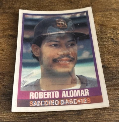 1989 SPORTSFLICS #20 Roberto Alomar San Diego Padres Triple Action Magic Motion - Image 1 of 4