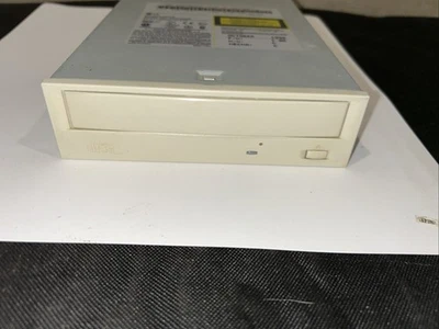 LG IDE CD-ROM Drive Beige CRD-8322b - Image 1 of 4