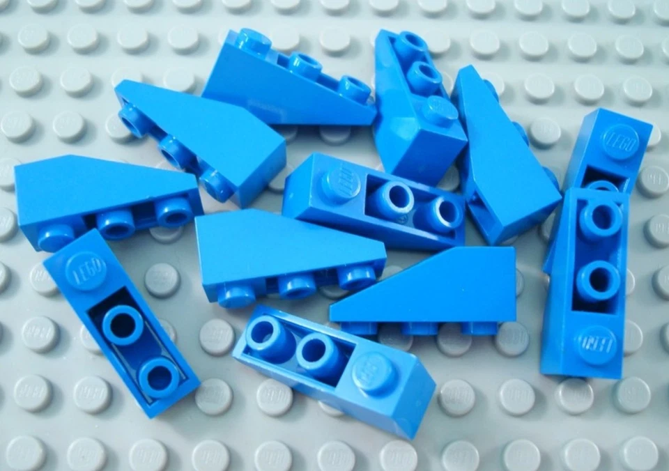 LEGO Lot of 12 Blue 3x1 Inverted Slopes - Image 1 of 1