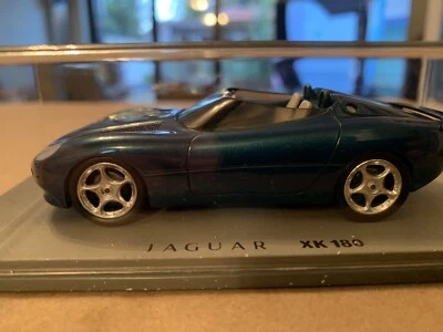 RARE JAGUAR XK180 IN METALLIC GREEN 1/43 CAR MODEL BY SPARK - Imagem 1 de 4