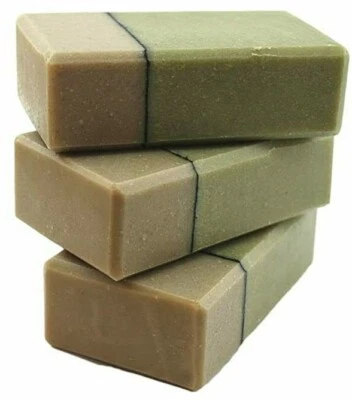 Jabón facial y corporal artesanal todo natural de eucalipto, menta y carbón. Foto 1 de 4