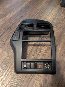 1996-2000 Nissan Pathfinder Radio Bezel Center Dash Trim Vents Hazard Black OEM - Picture 1 of 7
