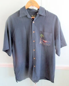 Bamboo Cay Blue Medium Santa Sleigh Reindeer Christmas SS Shirt EUC - Picture 1 of 7