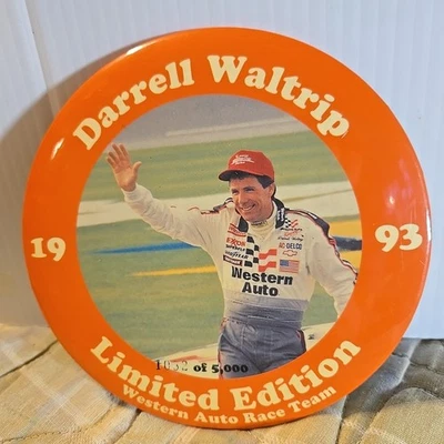 6" #17 DARRELL WALTRIP WESTERN  RACING BUTTON 1993 LE #1032/5,000 (NOT PERFECT) - Image 1 of 4