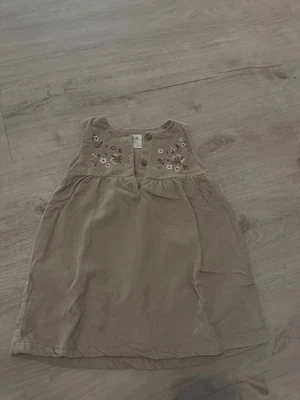 C&A Kordkleid Baby 80 9-12Monate beige mit Blümchen - Bild 1 von 2