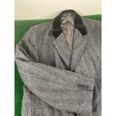 Sobretudo masculino vintage de lã espinha de peixe tweed colarinho de veludo preto feito na Inglaterra - Imagem 1 de 4