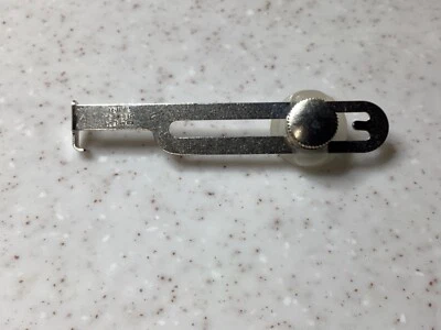 Singer Vintage 161172 Seam Guide Great Britain Sewing Machine Replacement Part - Image 1 of 2